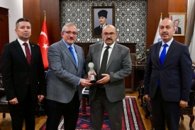 Kamu Özel Ödülü.jpg