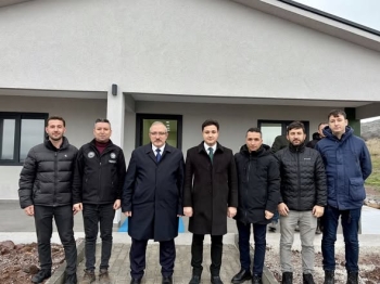 Yönetim Kurulu
Başkanı Vali Yardımcısı Yusuf İzzet Karaman Gönen Sera Organize Tarım Bölgesini
ziyaret etti.