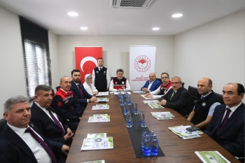 Tarım ve Orman Bakanı İbrahim Yumaklı başkanlığında, Gönen
Sera Organize Tarım Bölgesi Altyapı Çalışmaları Değerlendirme Toplantısı
gerçekleştirildi.